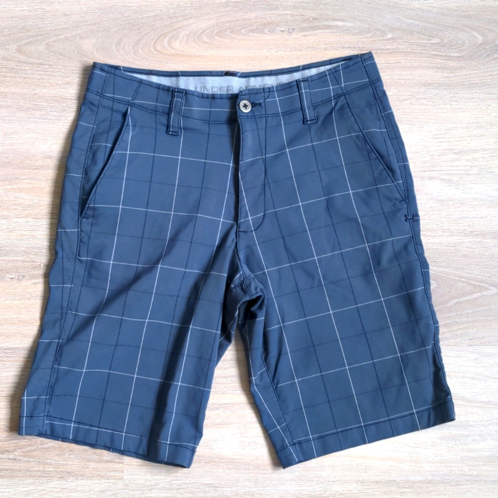 Under Armour size 32 blue grey men's shorts